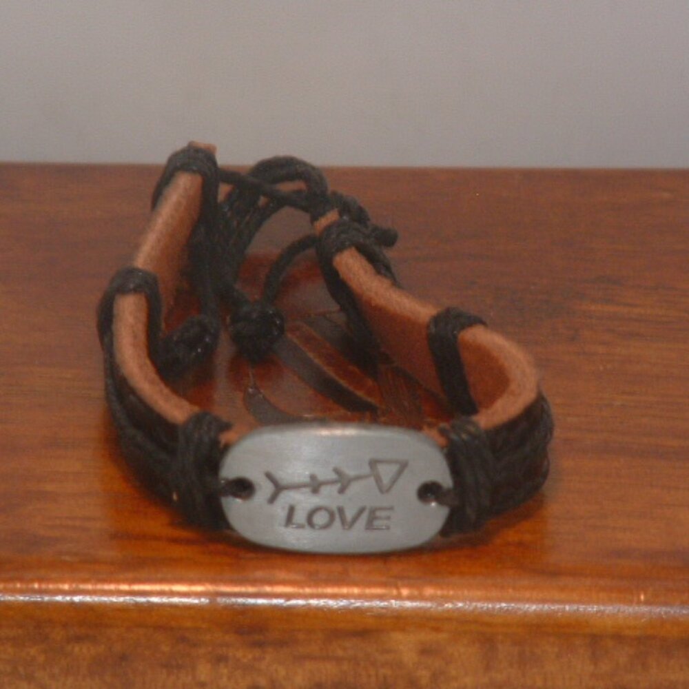 New Women’s Leather Black Love Charm Fashion Bracelet